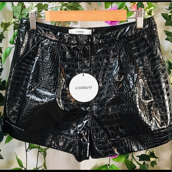 *Cameo The Label* High waisted croc look shorts 🖤 - Picture 2 of 9